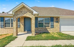 813 Saddlebrook Street, Gentry, AR 72734