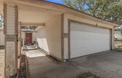 125 Live Oak Dr, Cedar Creek, TX 78612