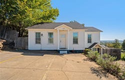 408 N 7th ST, Van Buren, AR 72956