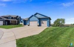 760 Fox Ct, Tea, SD 57064