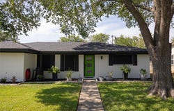 1200 Garden Ln, Bryan, TX 77802
