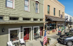 114 N Avenue D, Clifton, TX 76634