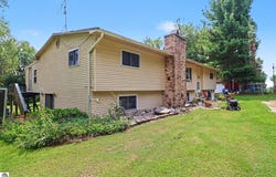 1278 N Waldron Road, Crystal, MI 48818