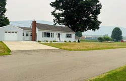 222 Clinton St, Sayre, PA 18840