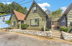 23762 Manzanita Drive, Crestline, CA 92325