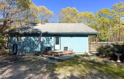43B Old Squires Road, Hampton Bays, NY 11946