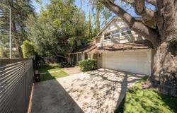 13047 Magnolia Boulevard, Sherman Oaks, CA 91423