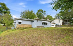 410 E Glenview Place, Neosho, MO 64850