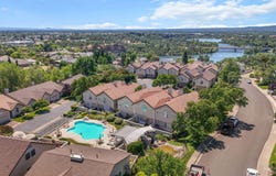 724 Oakhurst Trail, Redding, CA 96003