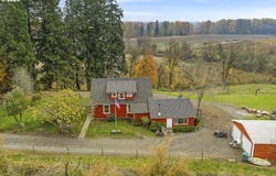 1824 NE WATERFRONT St, Newberg, OR 97132