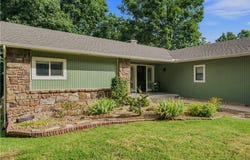 72 Elizabeth Drive, Bella Vista, AR 72715