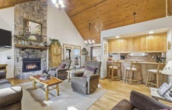 102 Lost Creek Circle, Branson West, MO 65737