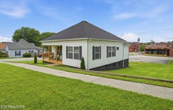 210 E 1st Ave, Lenoir City, TN 37771