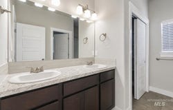 1077/1075 Easy Ave, Twin Falls, ID 83301-1200