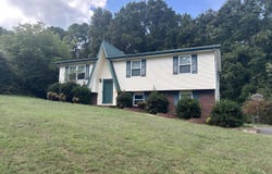 915 Crest Drive, Chickamauga, GA 30707