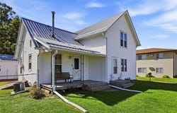 2923 5th Avenue, Marion, IA 52302