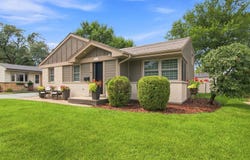 534 E PARK Avenue, Elmhurst, IL 60126