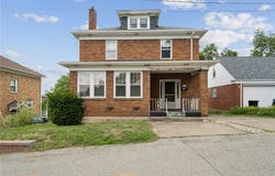 333 Greenwood Pl, Bridgeville, PA 15017