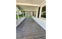 615 5th St, Colona, IL 61241