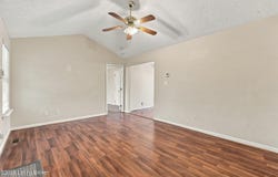 175 Lake Park Ct, Shepherdsville, KY 40165