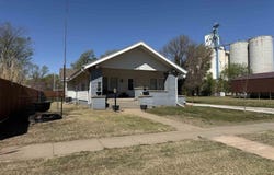512 N Main St, Macksville, KS 67557