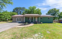 25 Blackburn Ave., MCKENZIE, TN 38201