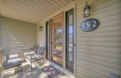 352 Carol Lane, Elyria, OH 44035