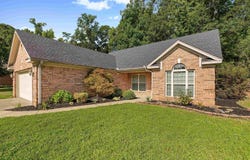 325 Madison Place Circle, Benton, AR 72015