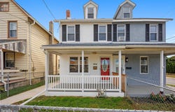 19 W 9TH Street, MARCUS HOOK, PA 19061