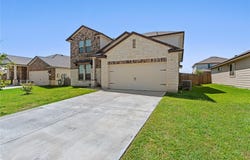 105 GREEN JAY Dr, Jarrell, TX 76537