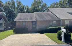 1004 Old Charleston Circle, Laurinburg, NC 28352