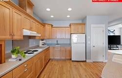 729 S 68TH Pl, Springfield, OR 97478