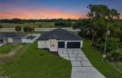 6037 N Moss Circle, Labelle, FL 33935