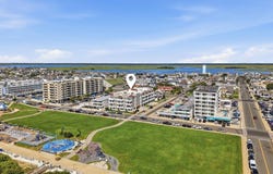 408 E Myrtle Rd, Wildwood Crest, NJ 08260