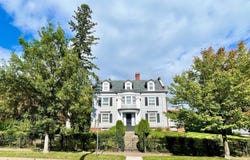124 N 24th Ave E, Duluth, MN 55812