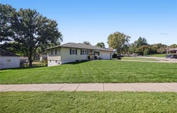 3900 S Delaware Avenue, Independence, MO 64055