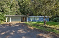 94921 LINDGREN Ln, NorthBend, OR 97459