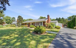111 S Hampton Rd, Louisville, KY 40223