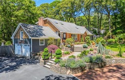 14 Locust Avenue, East Setauket, NY 11733