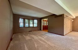 19 HICKORY BOW, Macomb, IL 61455