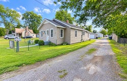 210 W 20th Street, Metropolis, IL 62960