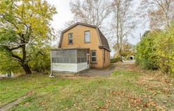 211 Wallace Ave, Wilkins Twp, PA 15112
