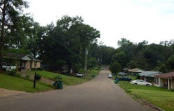 725 Cherokee Lane, Grenada, MS 38901