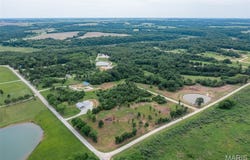 7 Halyon Estates, Perry, MO 63462