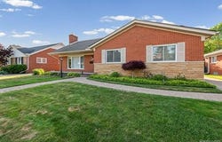 20085 Wedgewood Drive, Grosse Pointe Woods, MI 48236