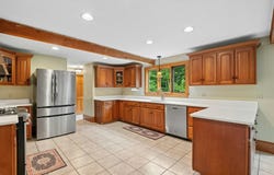 10 Sadler Road, Upton, MA 01568