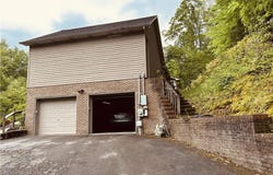 1012 Ridgeview Dr, Big Stone Gap, VA 24219