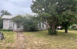 101 E Commerce Street, Gustine, TX 76455