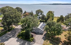 35 Sylvia Drive, Warwick, RI 02886