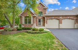 701 Kelly Court, Roselle, IL 60172